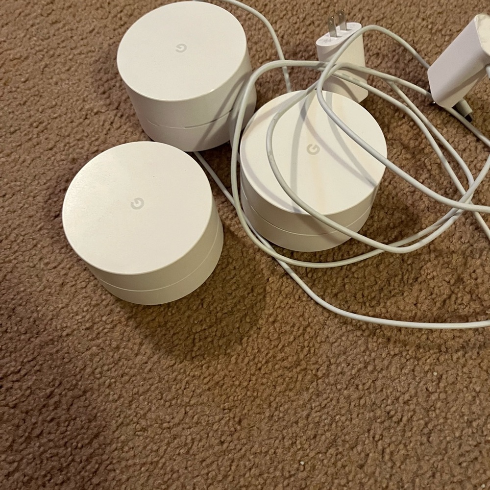Google White WiFi Hub